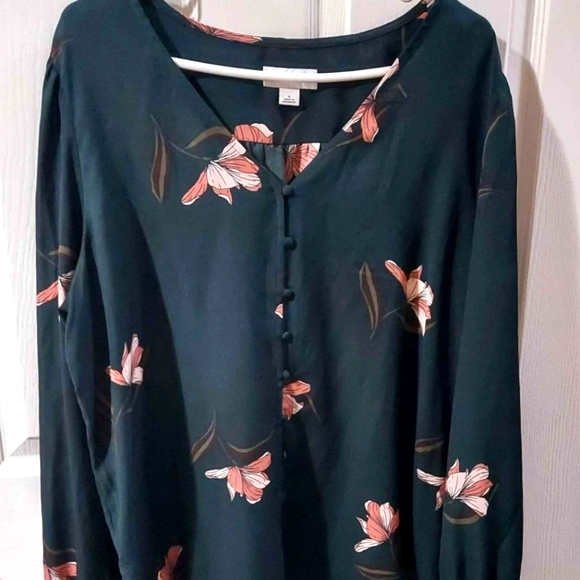 Floral Ava&Viv blouse Size 0X - Picture 4 of 7